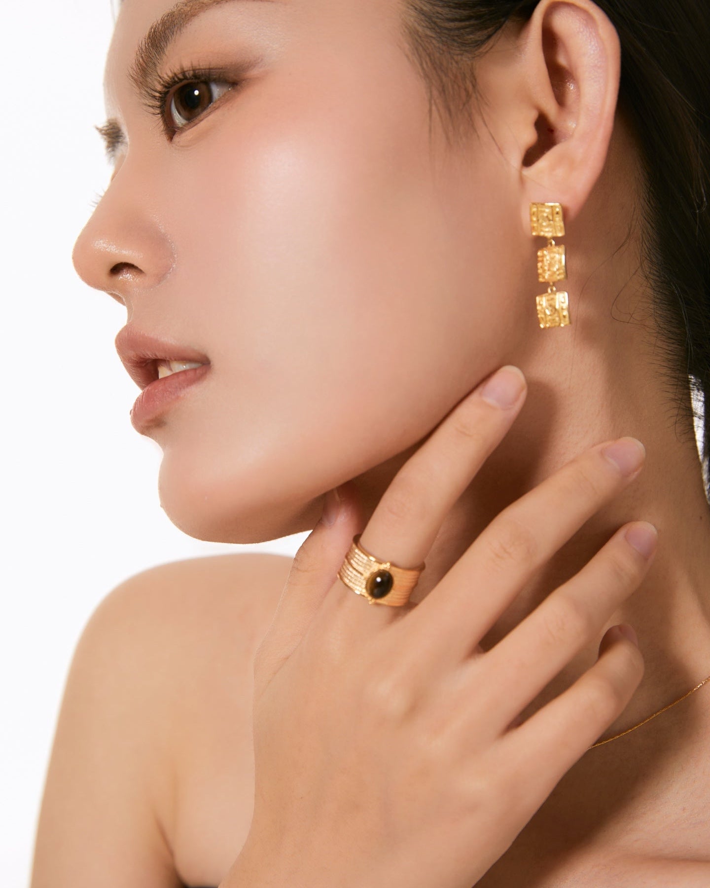 Cleo Embossed Earrings