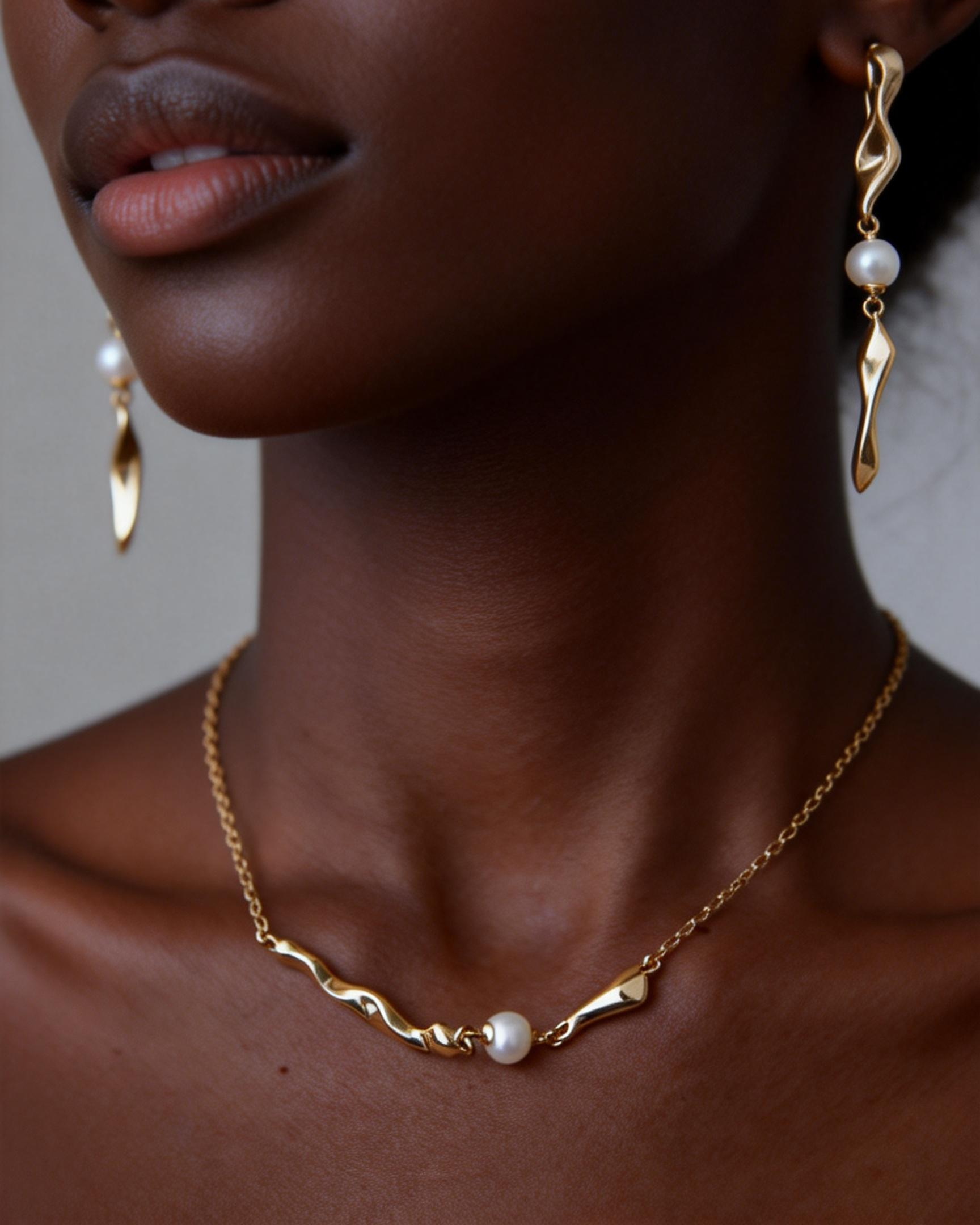 Twisted Gold & Pearl Necklace