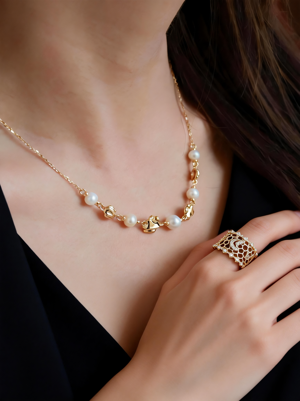 Molten Gold & Pearl Necklace